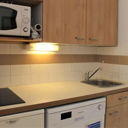 Apartment Coin Montagne 4 Pers A Vars, Proche Pistes - Fr-1-330b-90
